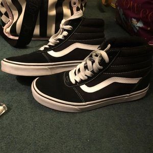 Classic high top vans. Size 9 in women/7.5 in men